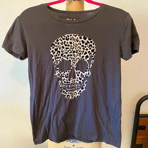 Grey Chaser T-shirt with leopard print skull